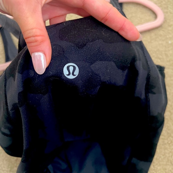 Lululemon size 4 top - Picture 3 of 3